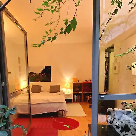 Bed & Breakfast A 20eme Avec Un Petit Jardin *